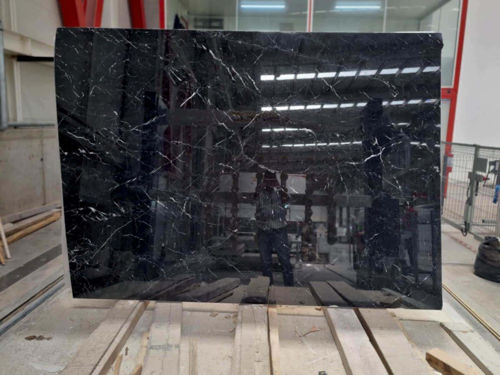 Butik Taşlar Polar Black